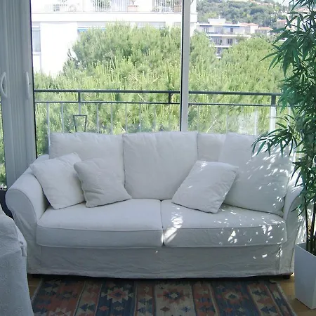 Baie Des Anges 아파트